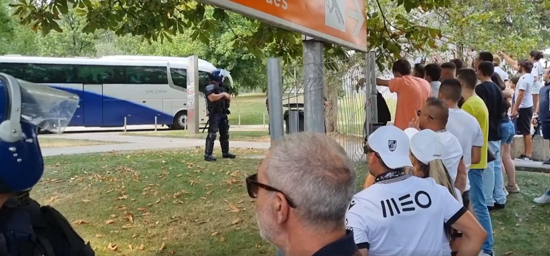 Slobodna Dalmacija Pogledajte vatreni doček Hajdukovog autobusa na