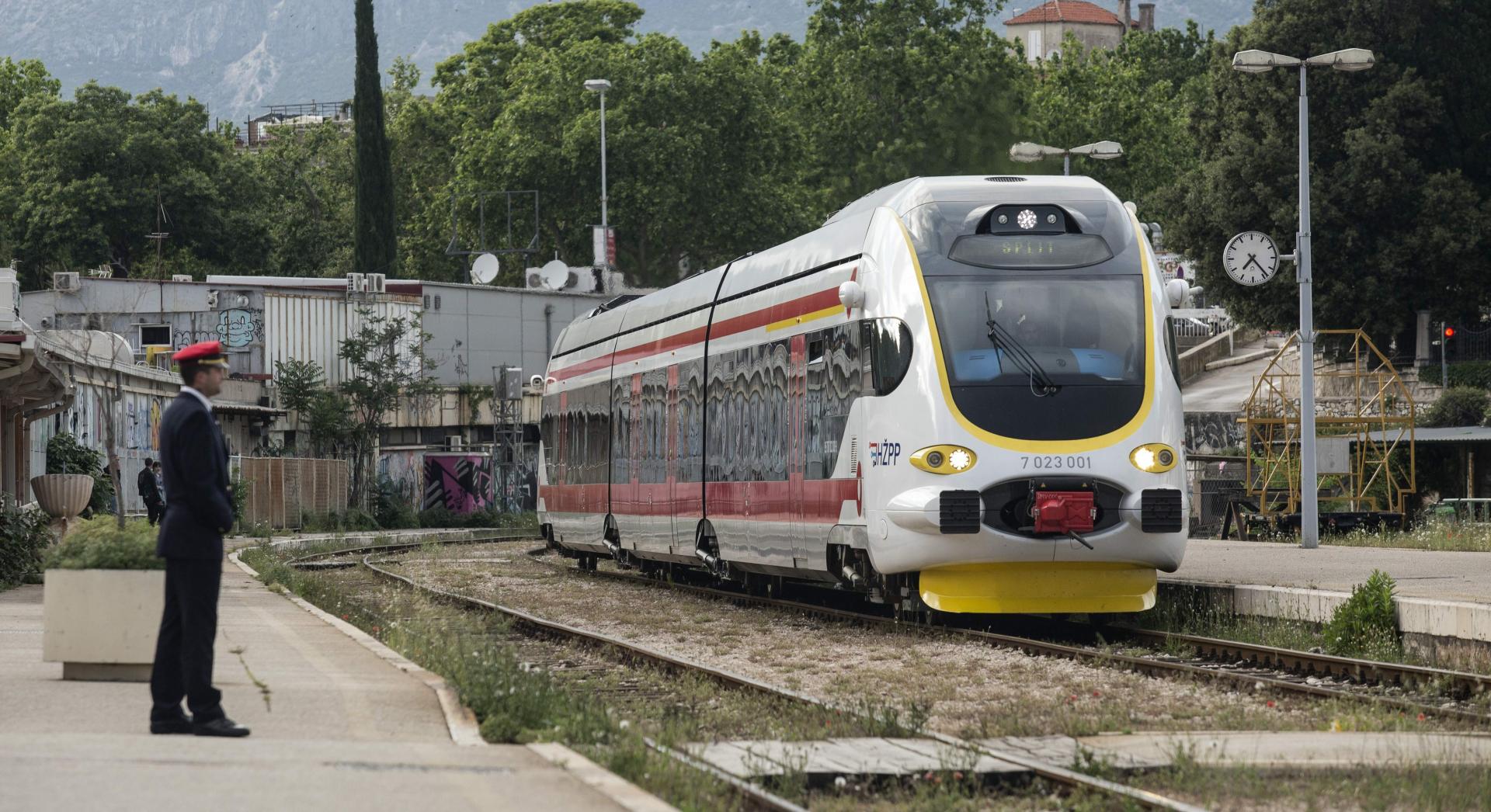 Slobodna Dalmacija Teški Alan Ford u HŽ u Kakvo je ovo ludilo oko