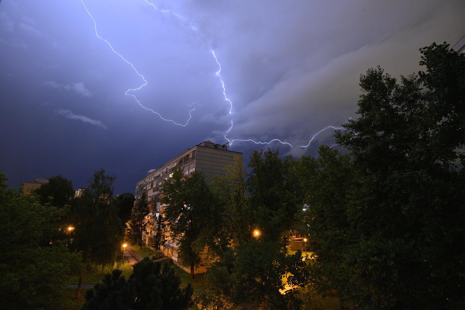 Slobodna Dalmacija Snažno nevrijeme noćas pogodilo Zagreb Za danas