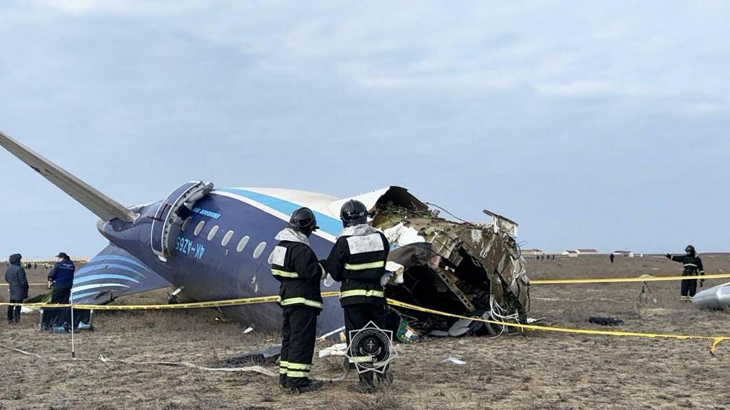 Slobodna Dalmacija Rupe Na Trupu Aviona Izazvale Nove Sumnje I