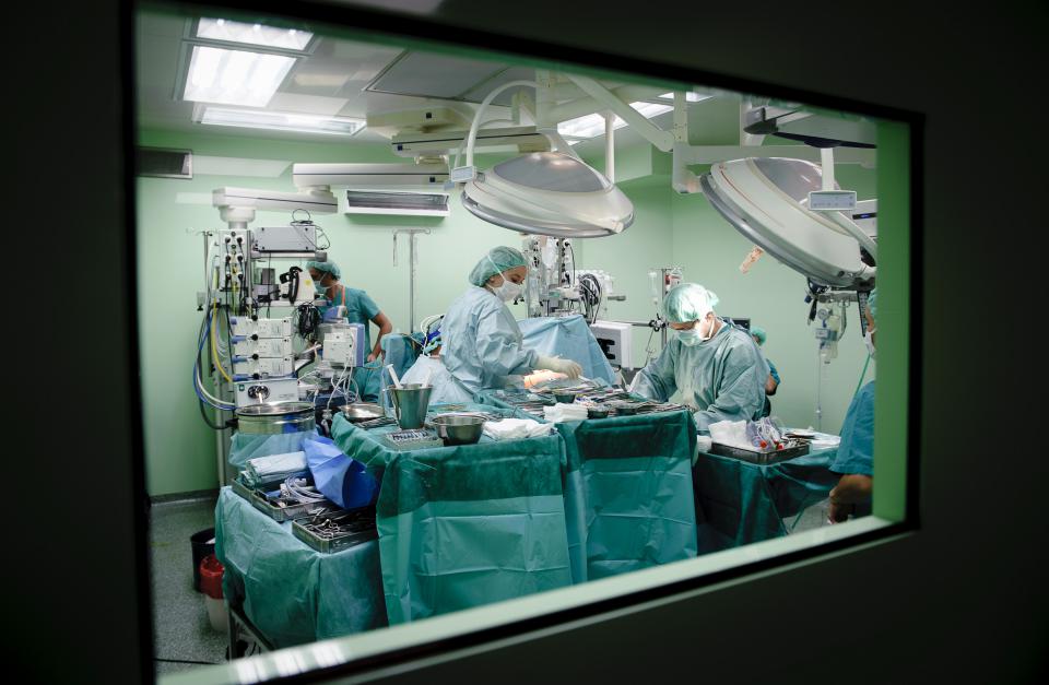Split, 251013. KBC Split. Operacija srca u operacijskoj dvorani u KBC Split. Foto: Tom Dubravec/CROPIX