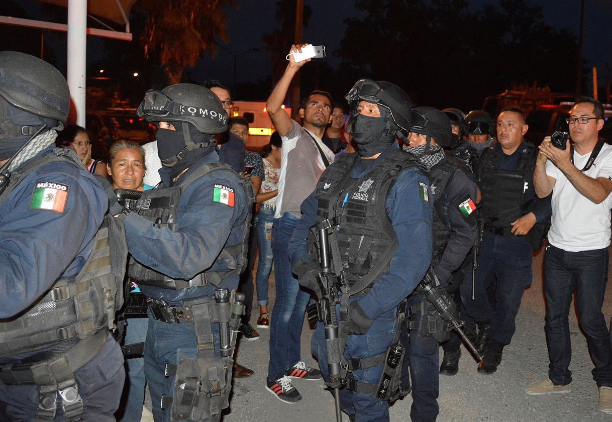 2017-06-07T035102Z_1398233311_RC1FD366A850_RTRMADP_3_MEXICO-VIOLENCE