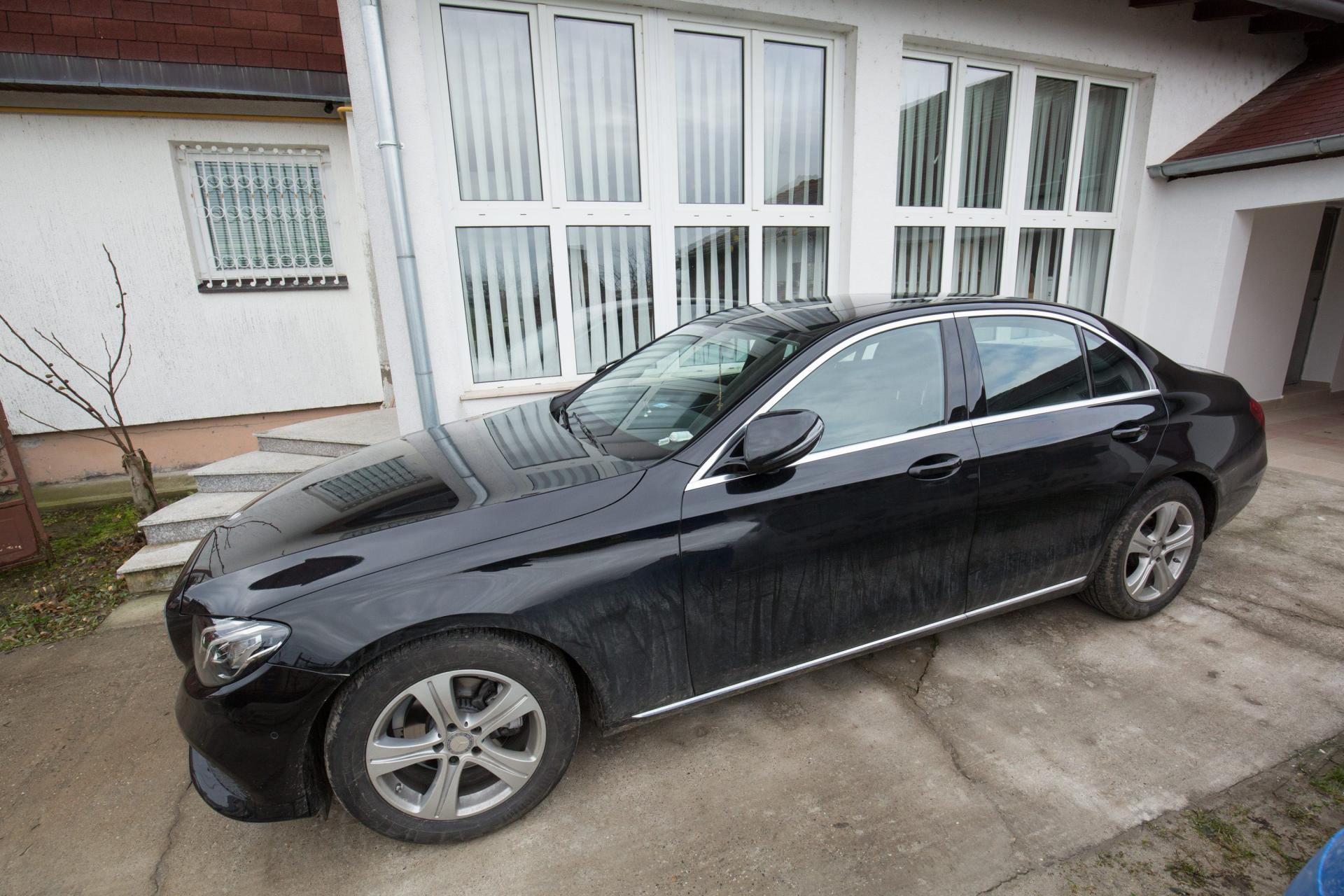 Seoski župnik u Ivanovcu kupio luksuzni automobil Mercedes