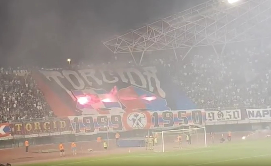 Bakljada Torcide HNK Hajduk Split   Gornik Zabrze   YouTube
