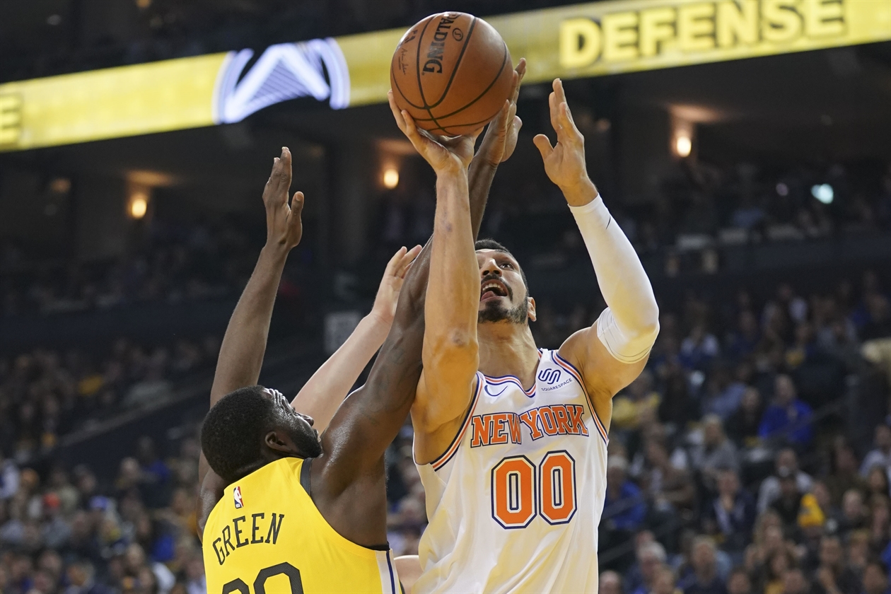 2019-01-09T044628Z_1500650832_NOCID_RTRMADP_3_NBA-NEW-YORK-KNICKS-AT-GOLDEN-STATE-WARRIORS