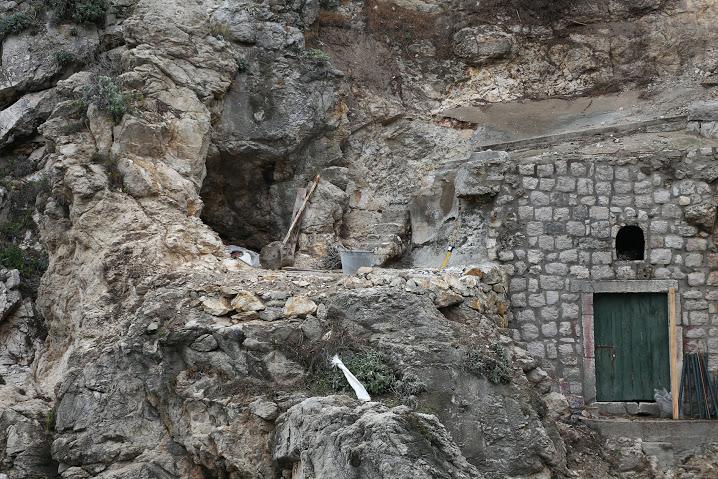 Radovi u stijeni uzbunili su duhove sve do gradske uprave - graditelji kažu da samo popravljaju nakon južine