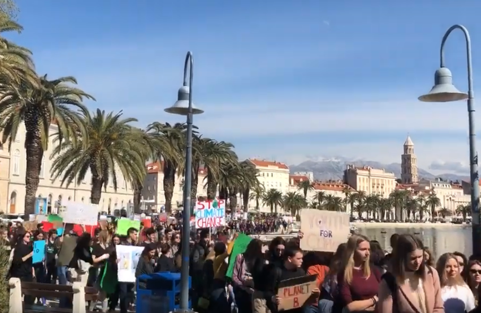 Prosvjed mladih za klimu   YouTube