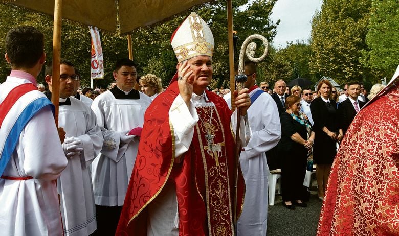 1_Biskup Vlado Košić