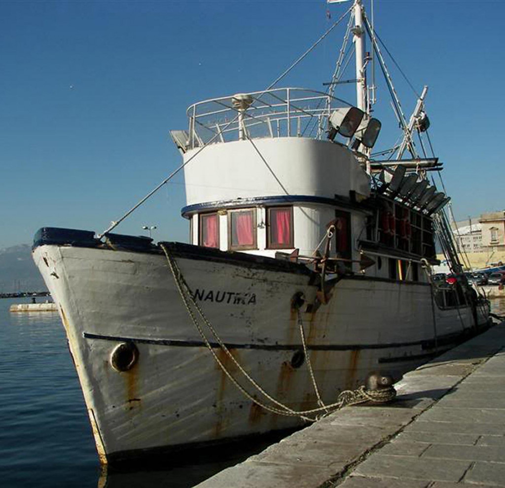 Na Kvarneru 40 godina – oronula ribarica Nautika