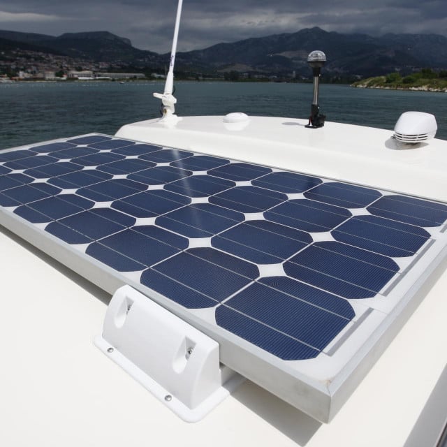 &lt;p&gt;Solarni panel od 150 W dovoljan je za navedene potrošače&lt;/p&gt;