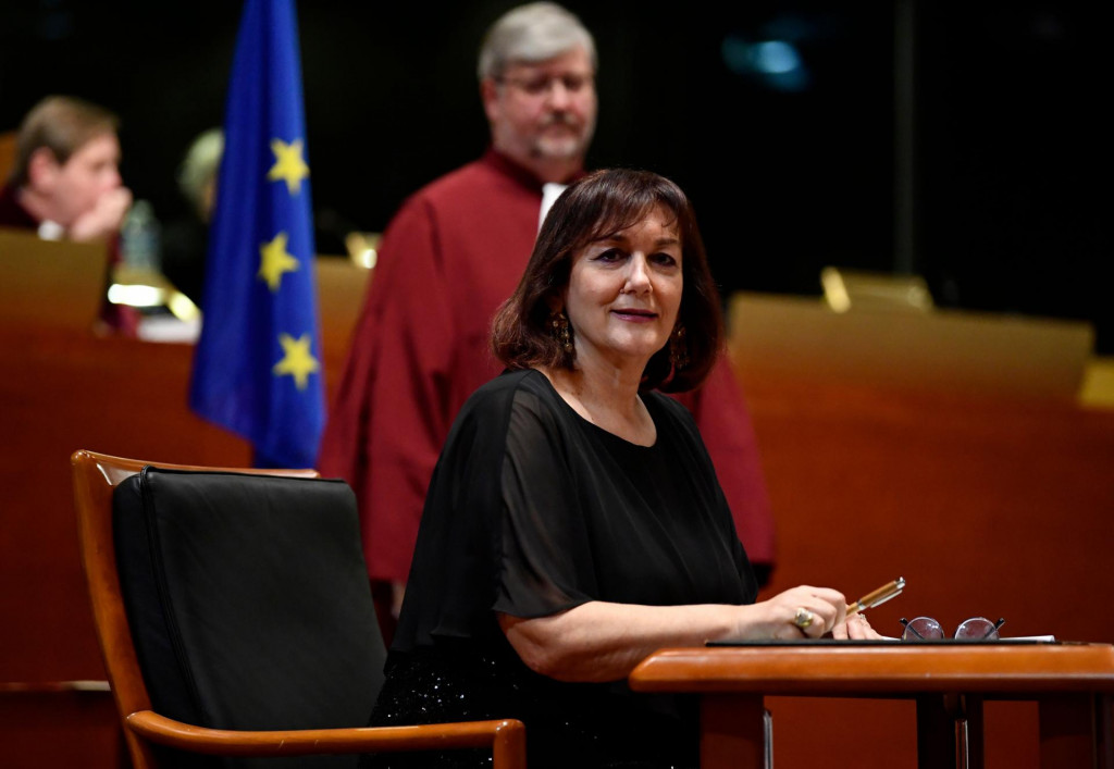 Vice President of Democracy and Demography Dubravka Suica takes the oath of office, on January 13, 2020, at the Court of Justice of the European Union in Luxembourg. (Photo by JOHN THYS/AFP)