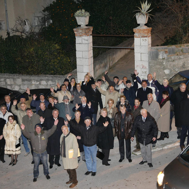 Tradicionalno okupljanje stanara Istarske i Tolstojeve ulice, snimljeno 28. siječnja 2011.&lt;br /&gt;
 