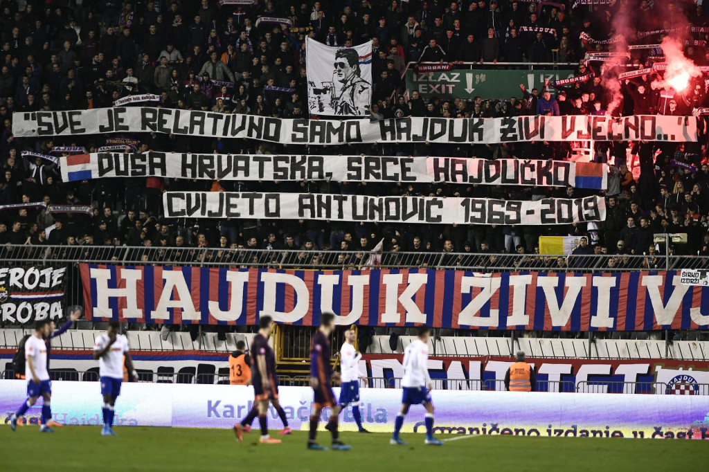 Split, 080220.&lt;br /&gt;
Stadion na Poljudu.&lt;br /&gt;
Utakmica 21. kola 1. HNL izmedju HNK Hajduk Split i NK Lokomotiva.&lt;br /&gt;
Na fotografiji: navijaci.&lt;br /&gt;