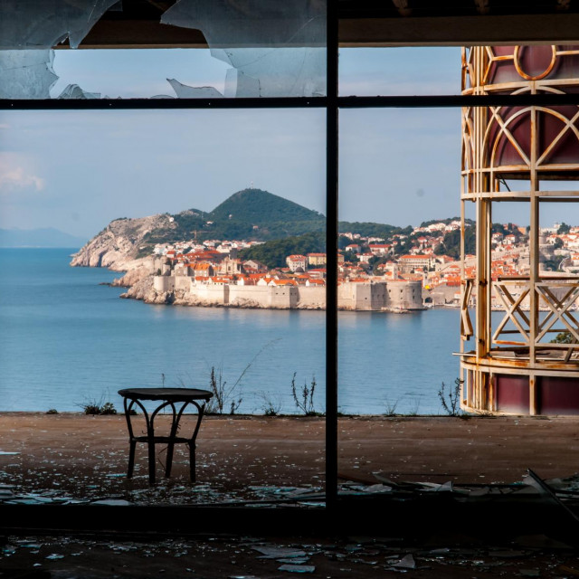 Dubrovnik, 160213.&lt;br /&gt;
U ratu poruseni i opljackani hotel Belvedere nadomak gradske jezgre s jednim od naljepsih pogleda na Dubrovnik.&lt;br /&gt;
Na fotografiji: jedan od naljepsih pogleda na Dubrovnik.&lt;br /&gt;