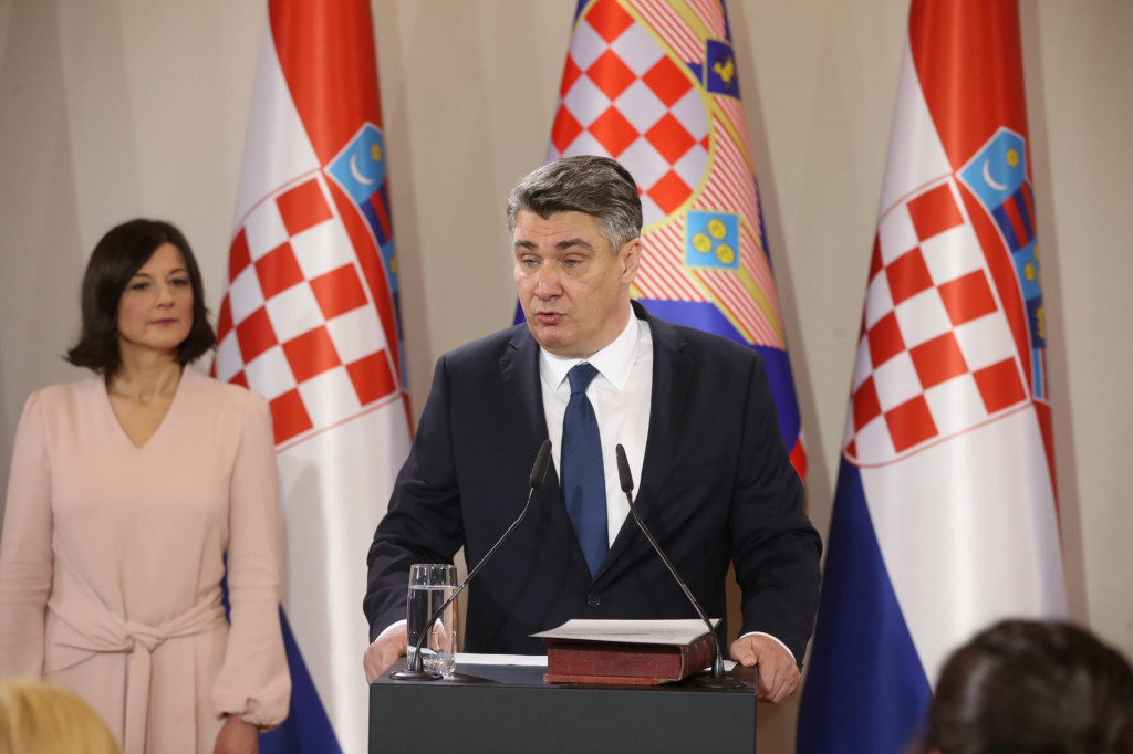 Zoran Milanović svečano je pred predsjednikom Ustavnoga suda Miroslavom Šeparovićem prisegnuo za 5. predsjednika RH