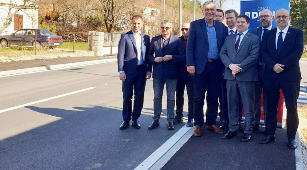 Obilazak uređene dionice ceste u Drnišu