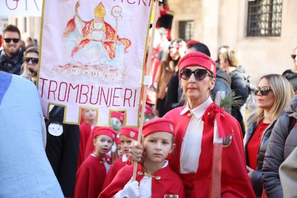 U okviru Dubrovačkog karnevala održan je maškarani defile grupa dječjih vrtića