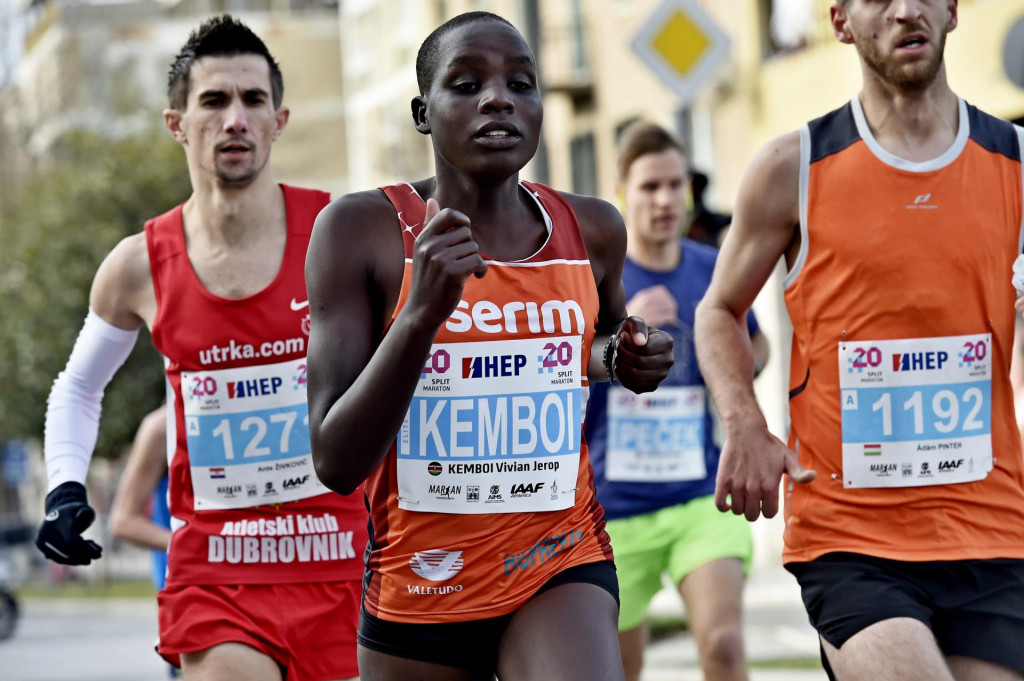 Pobjednica u polumaratonu Vivian Kemboi