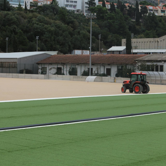 Nogometni teren s umjetnom travom u Gospinom polju foto Tonči Vlašić