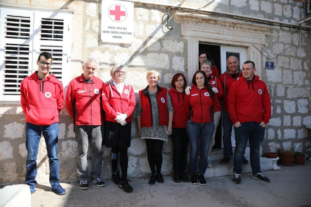 Gradsko društvo Crvenog križa Dubrovnik pomaže starijim sugrađanima u nabavci ipruža im psihološku pomoć