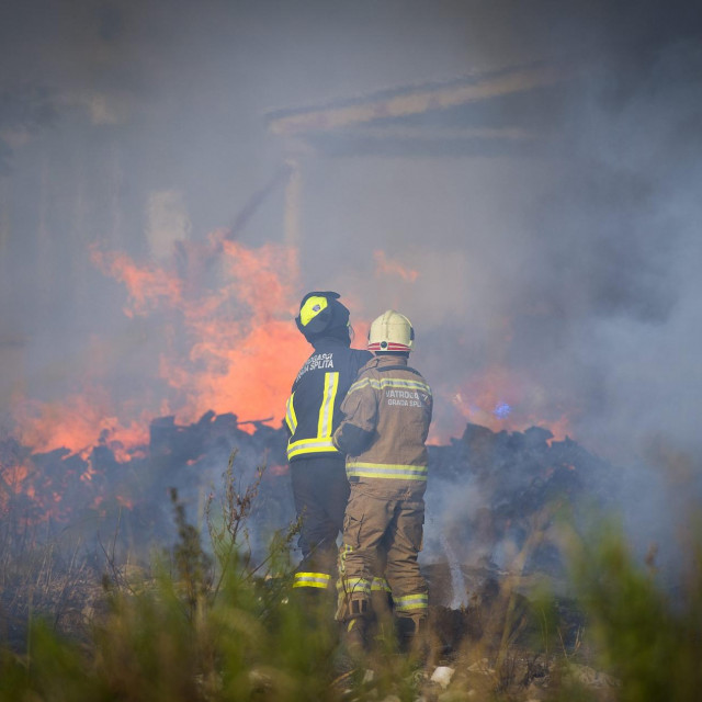 Županijski vatrogasni zapovjednik Stjepan Simović upozoraba na opasnosti od paljenja vatri