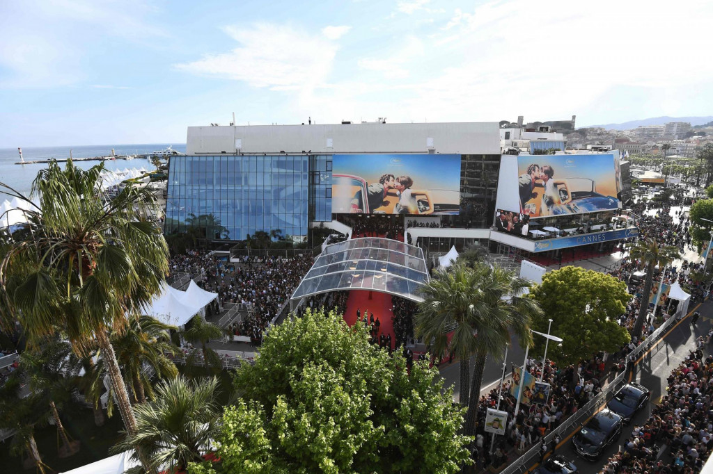 Neizvjesno je što će biti s filmskim marketom koji se odvija paralelno s Cannesom&lt;br /&gt;
 