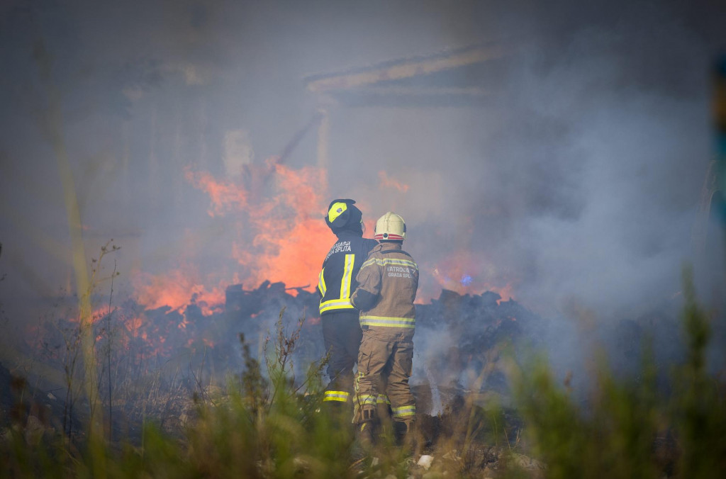 Županijski vatrogasni zapovjednik Stjepan Simović upozoraba na opasnosti od paljenja vatri