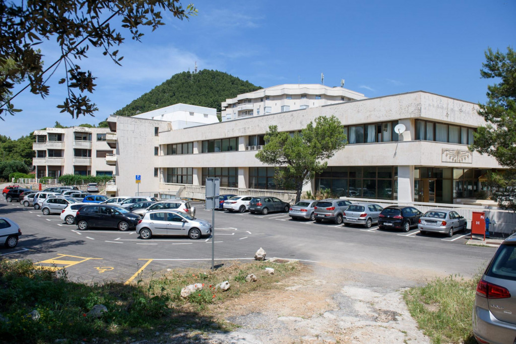 Dubrovnik,280518.&lt;br /&gt;
Opca bolnica Dubrovnik.&lt;br /&gt;
Zaprimljena osoba za koju se sumnja da boluje od ospica.&lt;br /&gt;
