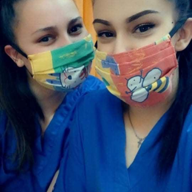 Medicinsko osoblje sa kninskim maskama