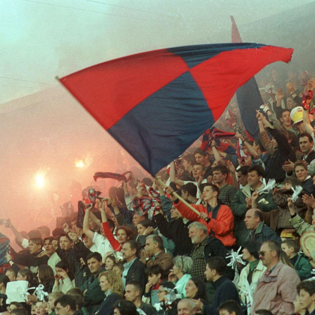 Festa na tribinama u Gružu 8. travnja 2000. godine - Jug je pobjednik LEN-a kupa foto: Milo Kovač