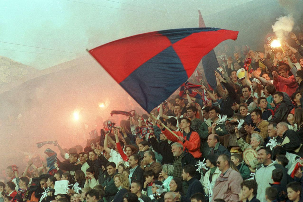 Festa na tribinama u Gružu 8. travnja 2000. godine - Jug je pobjednik LEN-a kupa foto: Milo Kovač