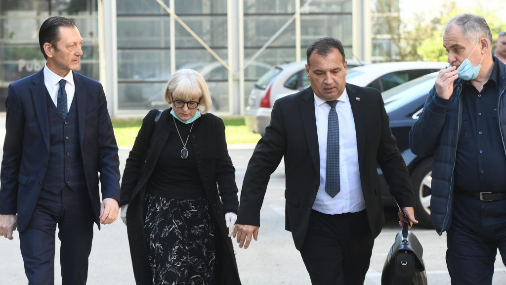 Ministar zdravstva Vili Beroš doputovao je u Split zbog novog žarista zaraze koronavirusom u Domu za starije i nemoćne.