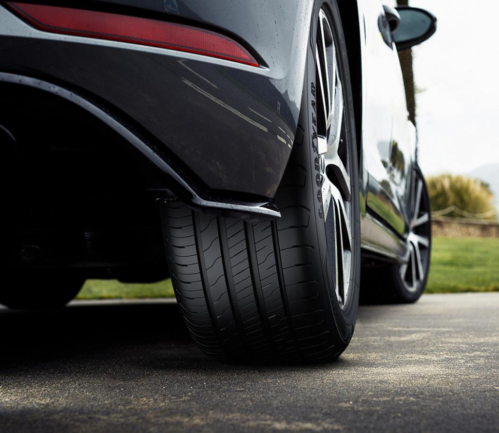 S ljetnim gumama osigurava se pouzdana, sigurna i štedljiva vožnja u toplijim mjesecima