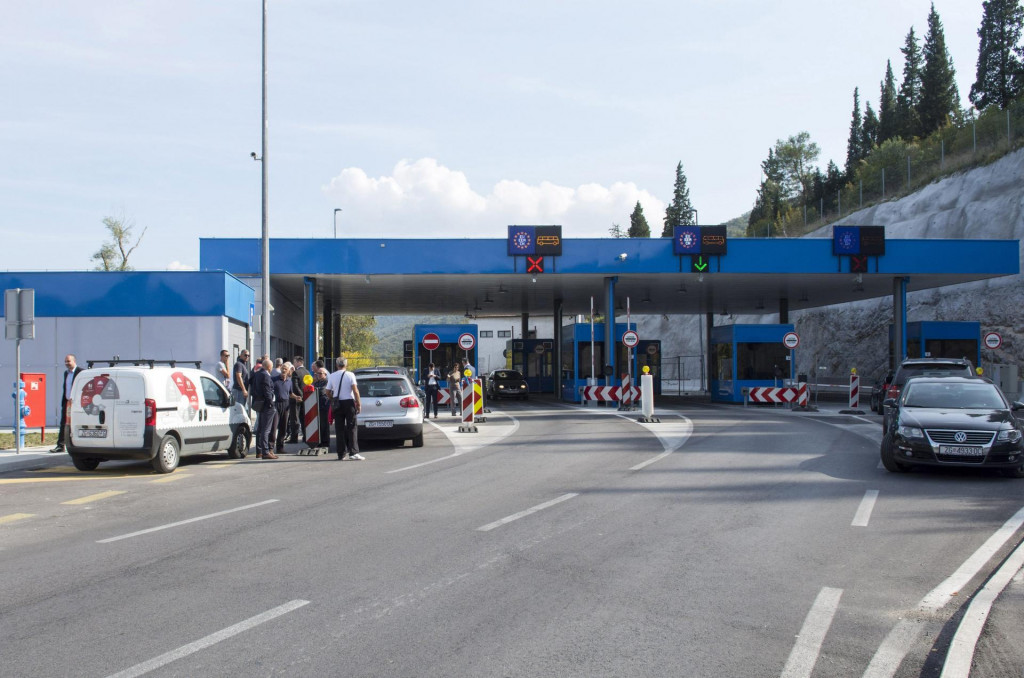 Granični prelaz Metković - Doljani dnevno prijeđe i do 200 radnika iz BiH&lt;br /&gt;
 