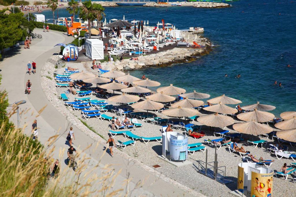 Hoćemo li za par mjeseci gledati turiste koji se sunčaju i kupaju na plaži u koncesiji hotela ‘Radisson Blu’?
