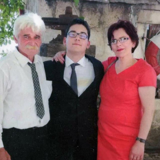 Kristian Vukasović s roditeljima