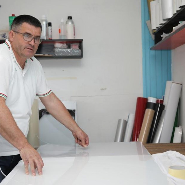 Marinko Čuljak, vlasnik Dalmara ima pune ruke posla u izradi pleksiglas pregrada