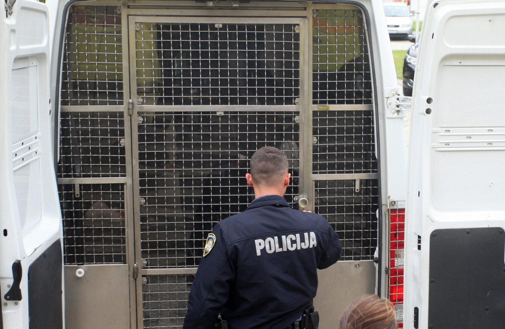Stvar je jednostavna - napad na hrvatskog policajca čin je agresije na državu