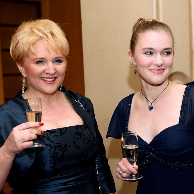 Lidija Horvat Dunjko (s kćeri Antonijom, također sopranisticom) priznaje da joj je Eurosong bio najbolja reklama u karijeri