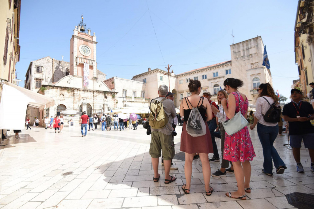 Zadar, 080619.&lt;br /&gt;
Jutros su novinari iz Ceske u pratnji vodica obisli znamenitosti grada Zadra.&lt;br /&gt;
