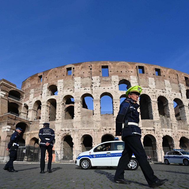 Municipal Police patrols around the closed Colosseum monument in Rome on March 10, 2020 as Italy imposed unprecedented national restrictions on its 60 million people on March 10 to control the deadly coronavirus. (Photo by Alberto PIZZOLI/AFP)