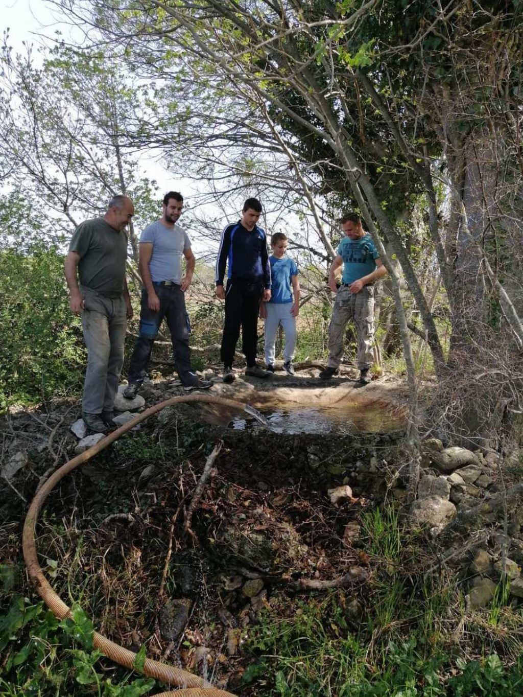 Lovci LD ”Diana” Zadar nakon uspješno okončane lovne sezone uređuju lovišta kojima gospodare