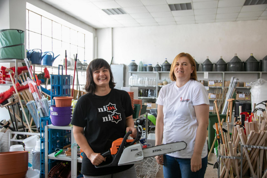 Ivana i Karmela više od deset godina rade u poljoprivrednoj butizi ”ATTS 2”