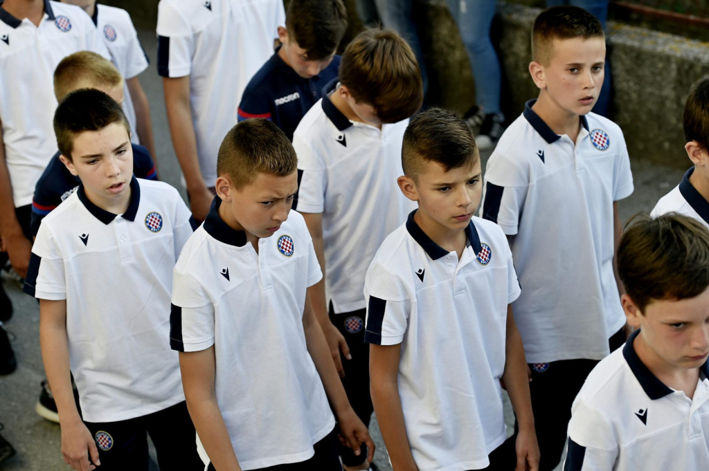 Članovi Hajdukove omladinske škole u procesiji&lt;br /&gt;
