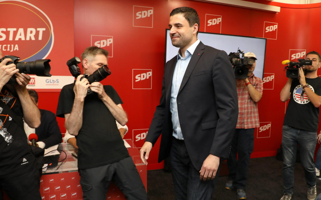 Današnja sjednica Glavnog odbora SDP-a  koju je otvorio predsjednik stranke Davor Bernardić&lt;br /&gt;
 