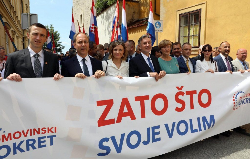 Domovinski pokret predao je svoje liste za parlamentarne izbore -: Miroslav Skoro, Hrvoje Zekanovic, Ruza Tomasic, Zlatko Hasanbegovic...&lt;br /&gt;
 