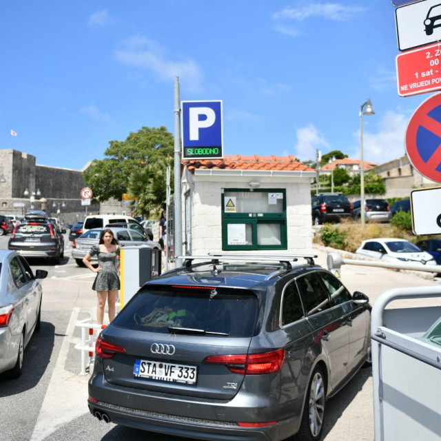 Ove godine cijene parkiranja u Dubrovniku su niže nego lani