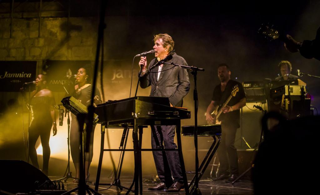 &lt;br /&gt;
Legendarni Bryan Ferry odrzao je prije dvije godine koncert na tvrdjavi Sv. Mihovila.&lt;br /&gt;
 