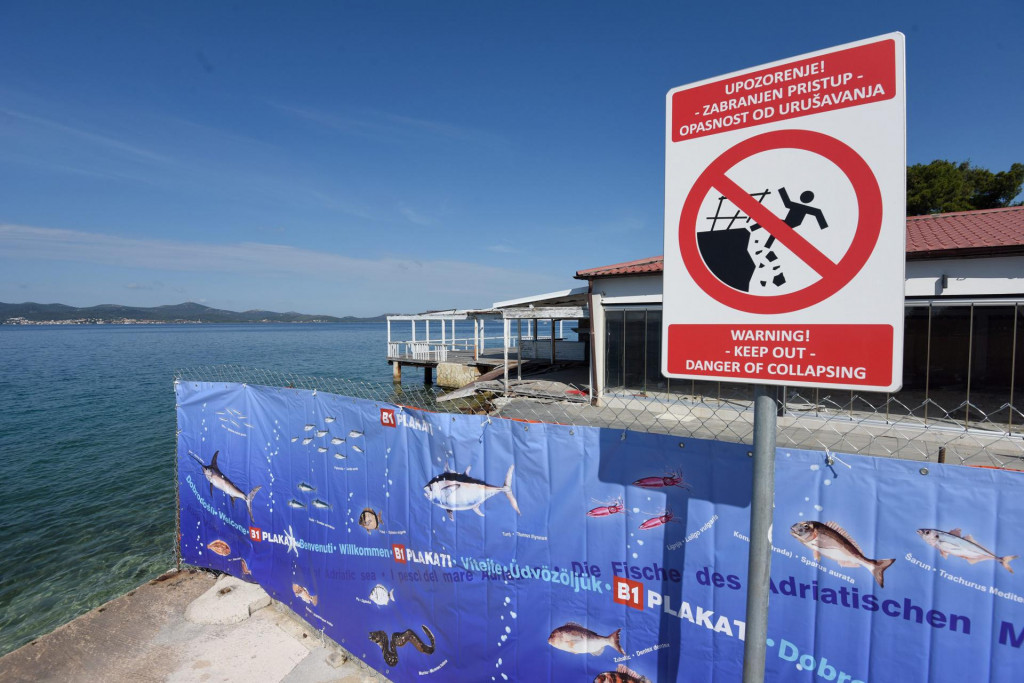 Presudom Trgovackog suda Grad Zadar preuzeo je na upravljanje dio prostora plaze Kolovare s nekadasnjim objektom Zara Beach. 