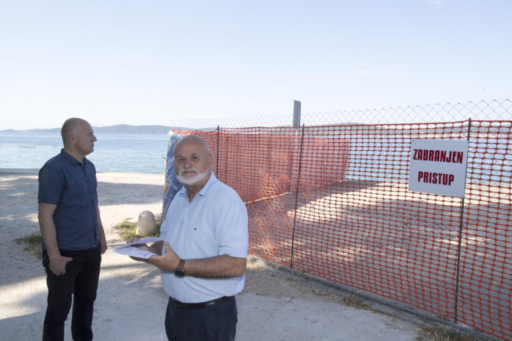 Najavljeno rusenje restorana Zara Beach izasao je samo odvjetnik Augustin Sudinja